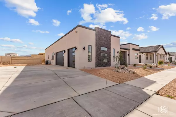 St George, UT 84790,707 W Spring Lily DR