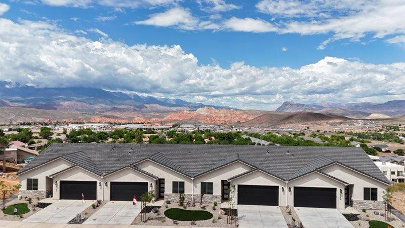 Hurricane, UT 84737,2102 W 320 S  #45-47