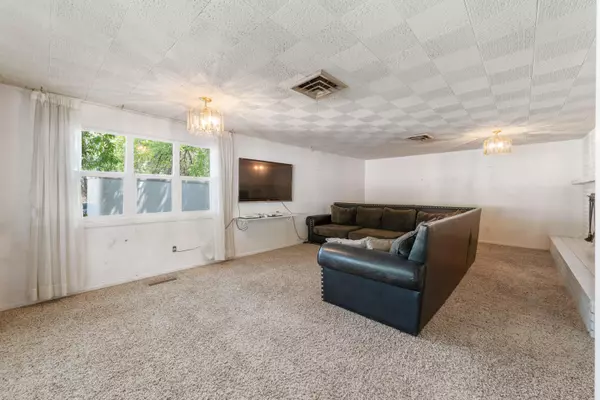 Hurricane, UT 84737,237 S 100 W