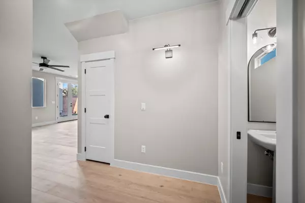 Hurricane, UT 84737,791 W 430 N