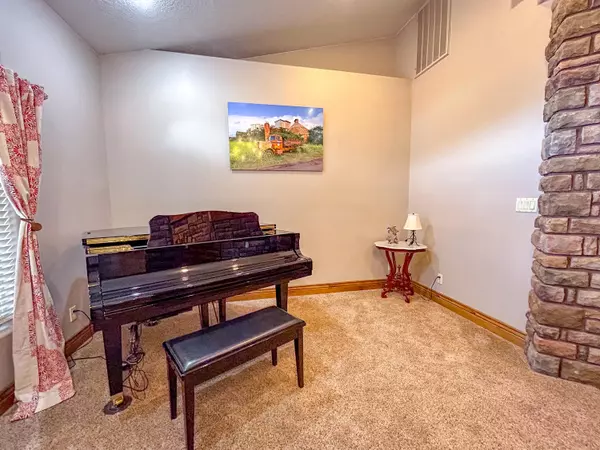 St George, UT 84770,1851 W 5400 N