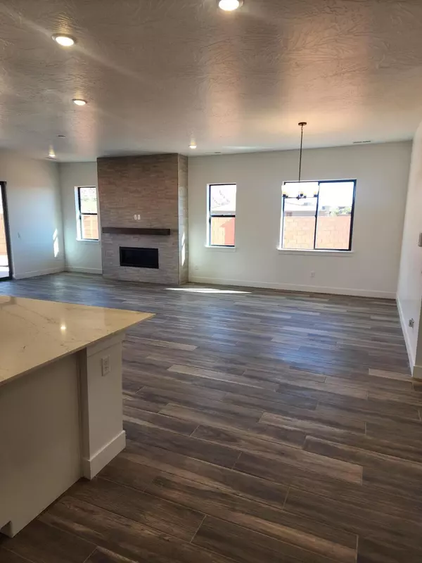 Ivins, UT 84738,692 W DESERT DOVE LN #(lot 3)