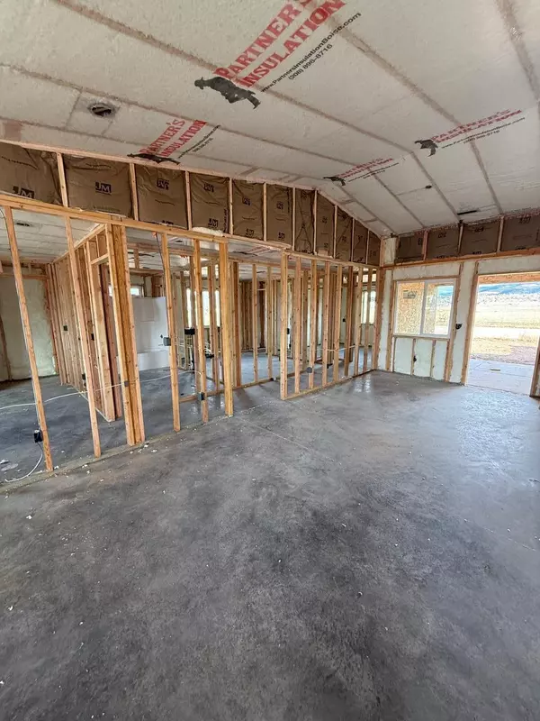 Enoch, UT 84721,985 E Winchester