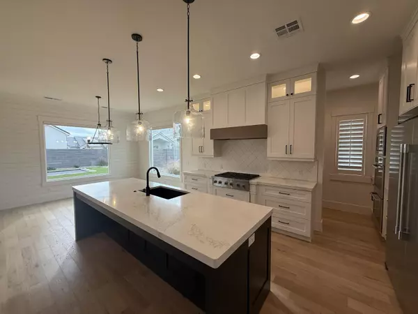 Hurricane, UT 84737,5245 W 1930 S