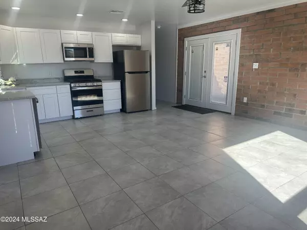 512 W 12th Street, Eloy, AZ 85131