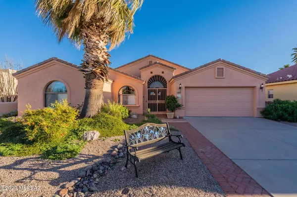 2771 S Chipshot Drive, Green Valley, AZ 85614