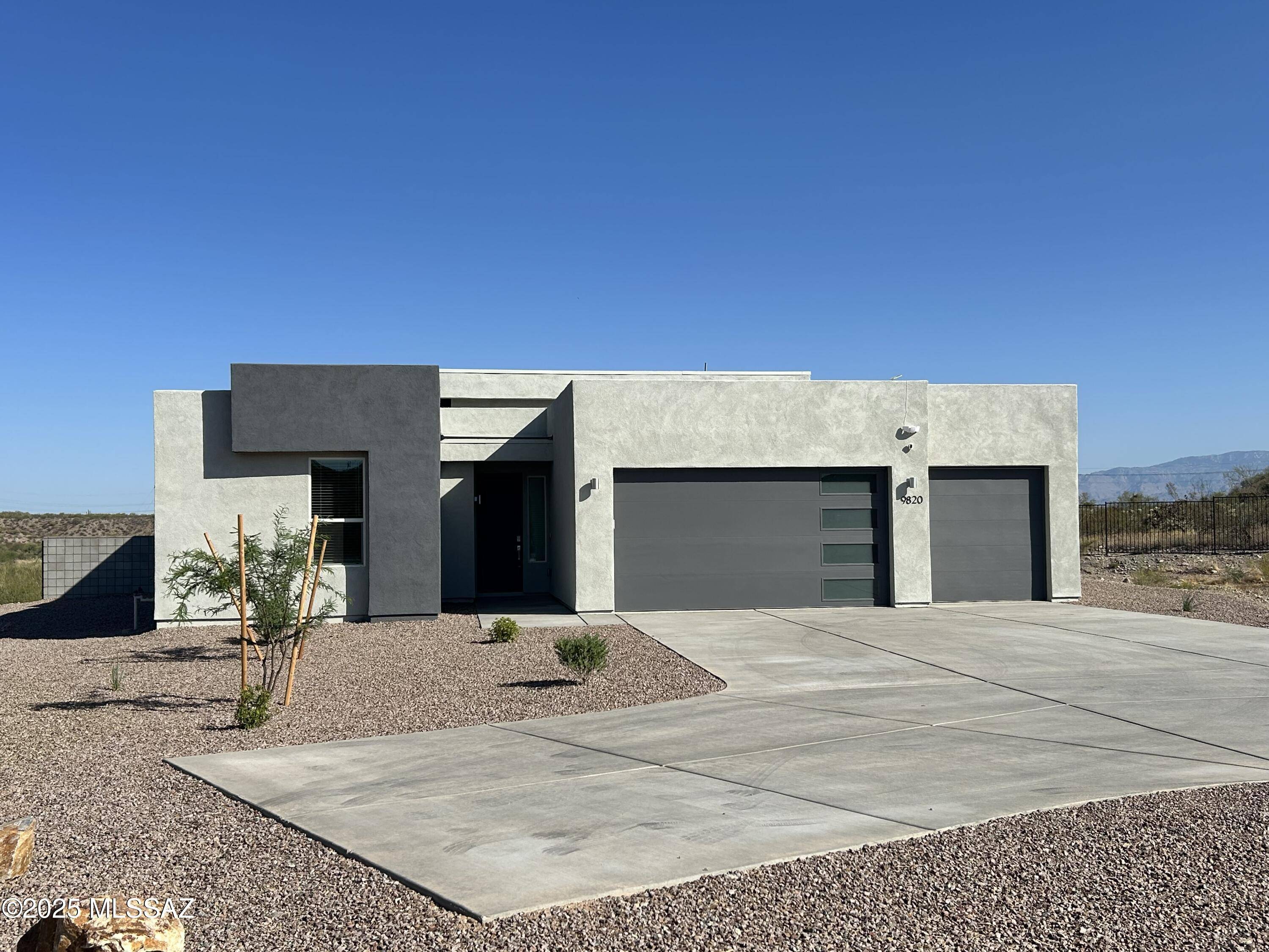 9820 S Rolling Water Drive, Vail, AZ 85641