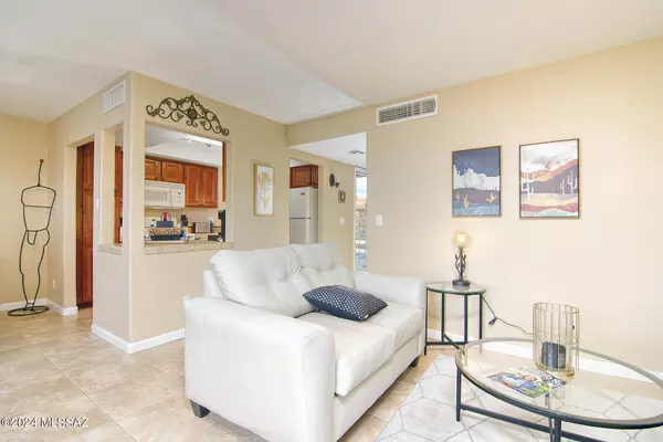6651 N Campbell Avenue #210, Tucson, AZ 85718