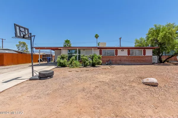 6613 E Calle Herculo, Tucson, AZ 85710