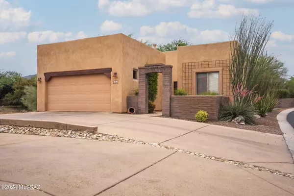 123 Geary Rd, Tubac, AZ 85646