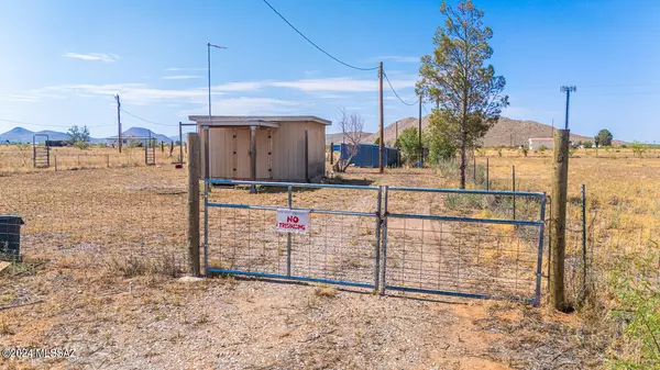 Pearce, AZ 85625,13276 S Pete Kitchens Road #27