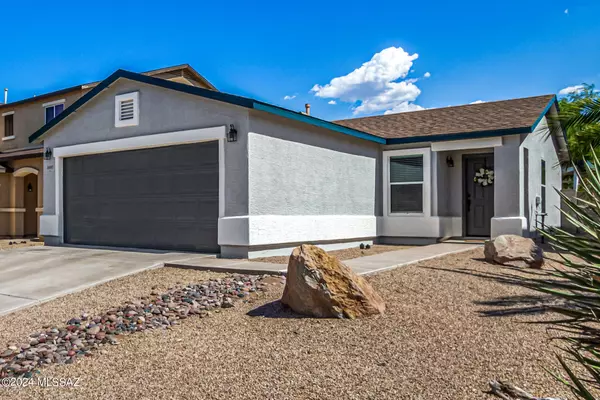 1097 W Camino Luna Llena, Sahuarita, AZ 85629