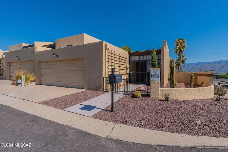 9897 E 2nd Street, Tucson, AZ 85748