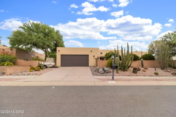 36 W Calle Martina, Green Valley, AZ 85614