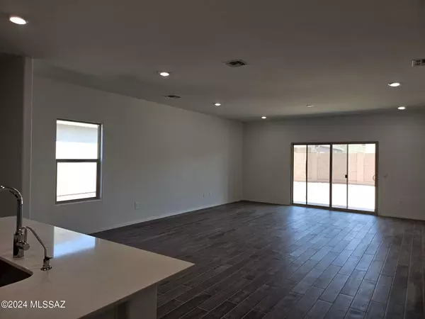 Marana, AZ 85653,9892 N Black Dalea Drive