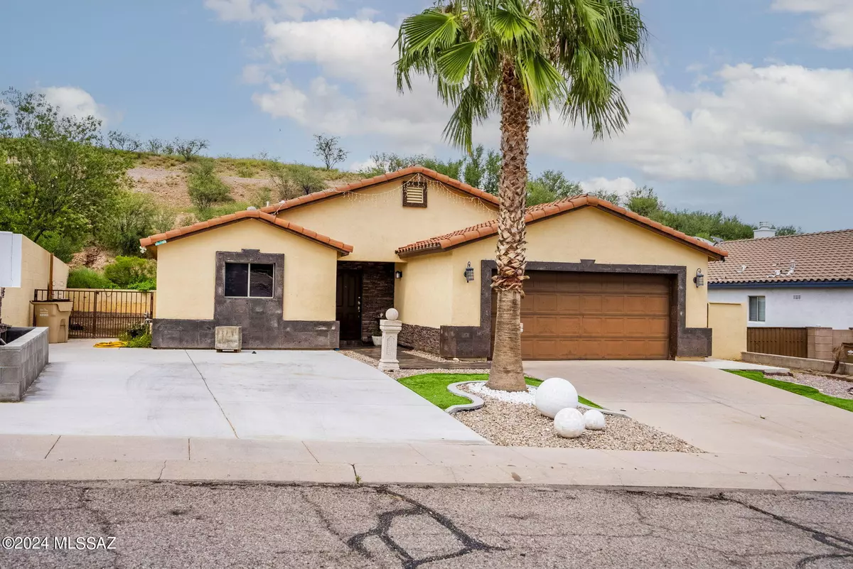 Nogales, AZ 85621,434 Camino Dona Cydney