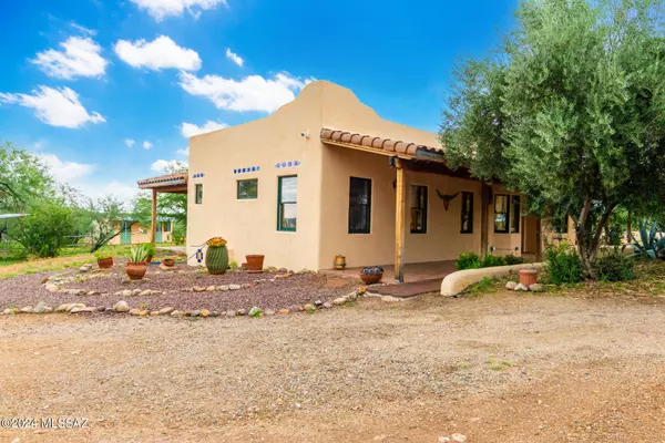 Amado, AZ 85645,1400 W Hawk Way