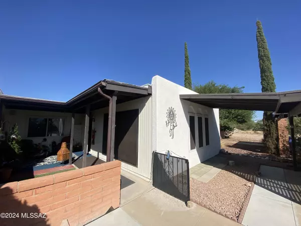 281 W Placita De Los Anillos, Green Valley, AZ 85614