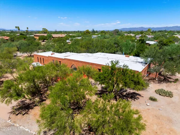 710 W Burton Drive, Tucson, AZ 85704