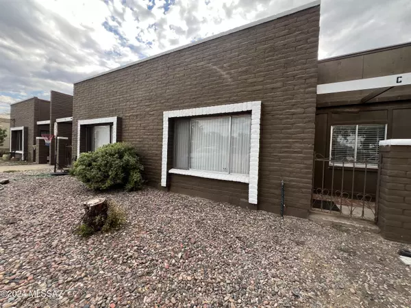 Tucson, AZ 85705,131 W Roger Road #C