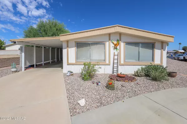 1811 N Via Frondosa, Green Valley, AZ 85614