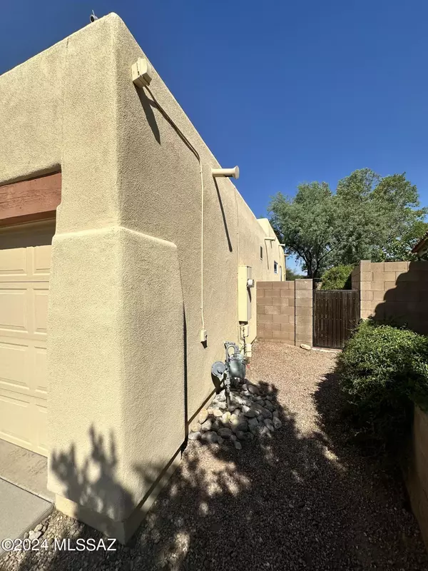 Tucson, AZ 85704,529 E Wagon Bluff Drive