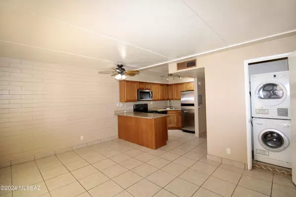 Tucson, AZ 85719,55 N Cherry Avenue #106