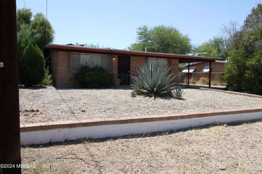 5526 E 2nd Street, Tucson, AZ 85711