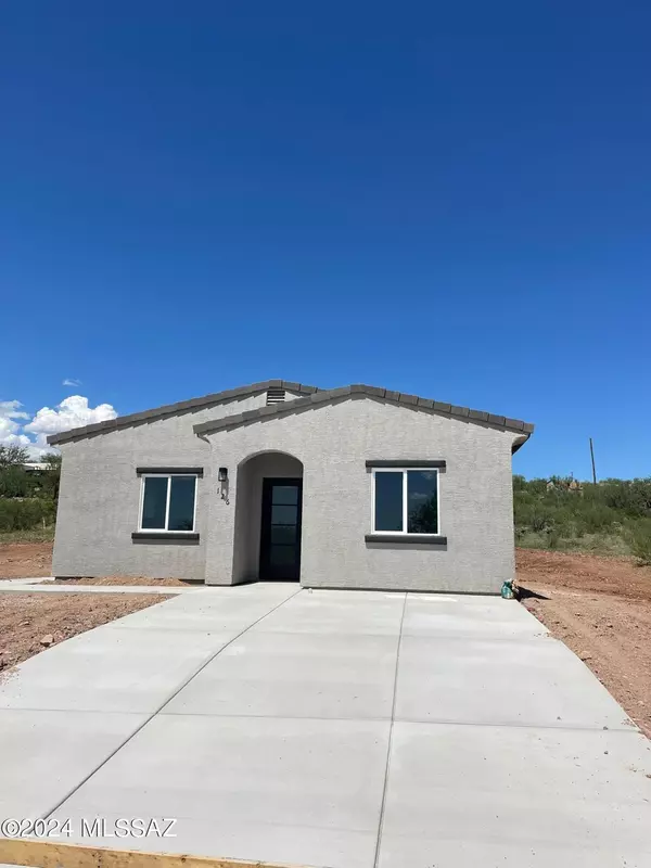 124 Valencia Court, Rio Rico, AZ 85648