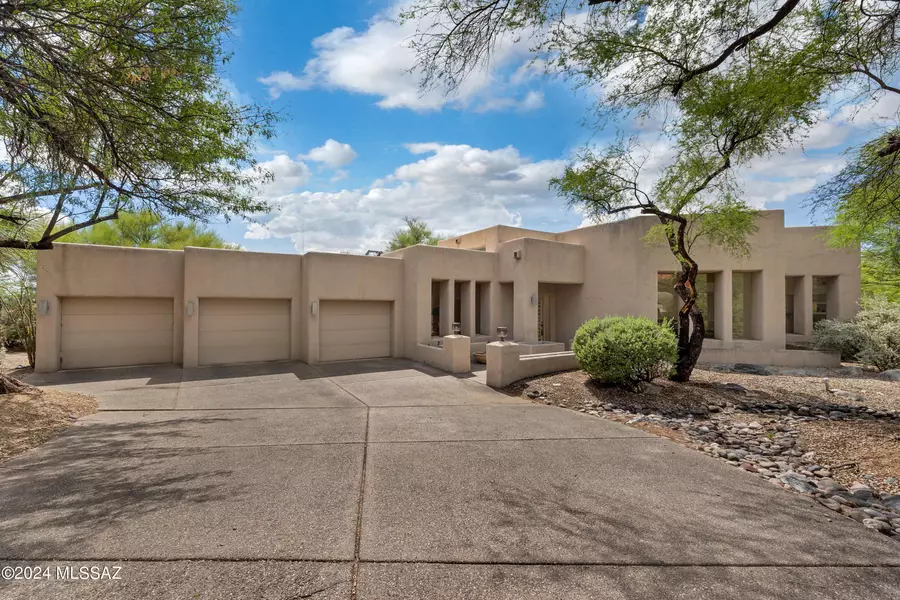 6011 N Desert Moon Court, Tucson, AZ 85750