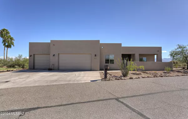 873 E Sawmill Canyon Place, Green Valley, AZ 85614