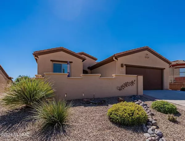 963 W Bosch Drive, Green Valley, AZ 85614