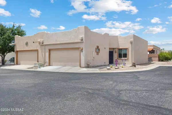 518 W Parkwood Court, Green Valley, AZ 85614