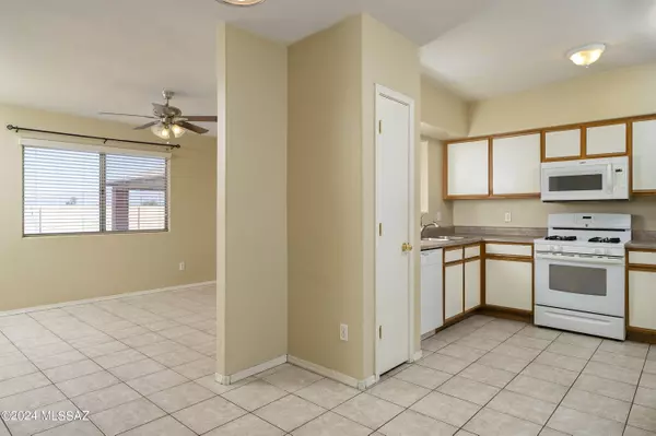 Tucson, AZ 85706,522 W Mossman Street