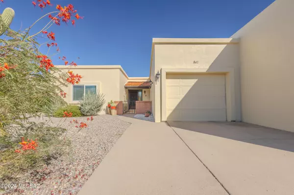 841 S Cam Del Monte, Green Valley, AZ 85614