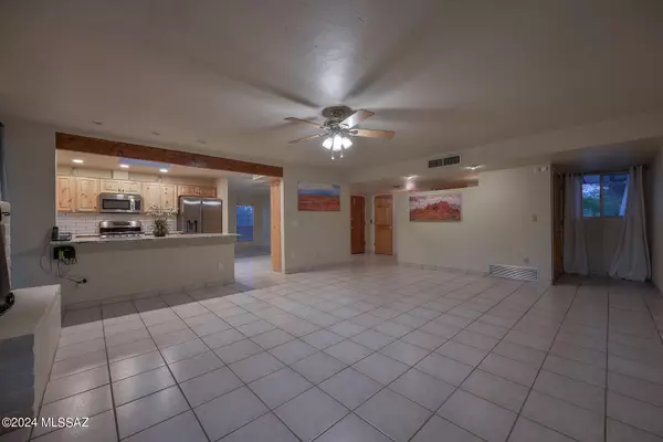 Tucson, AZ 85749,2570 N Tanque Verde Acres Drive