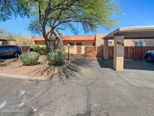 746 S Pantano Road, Tucson, AZ 85710