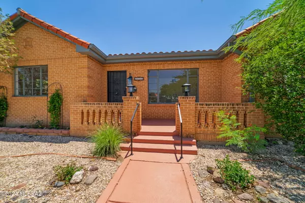 2710 E Manchester Street, Tucson, AZ 85716