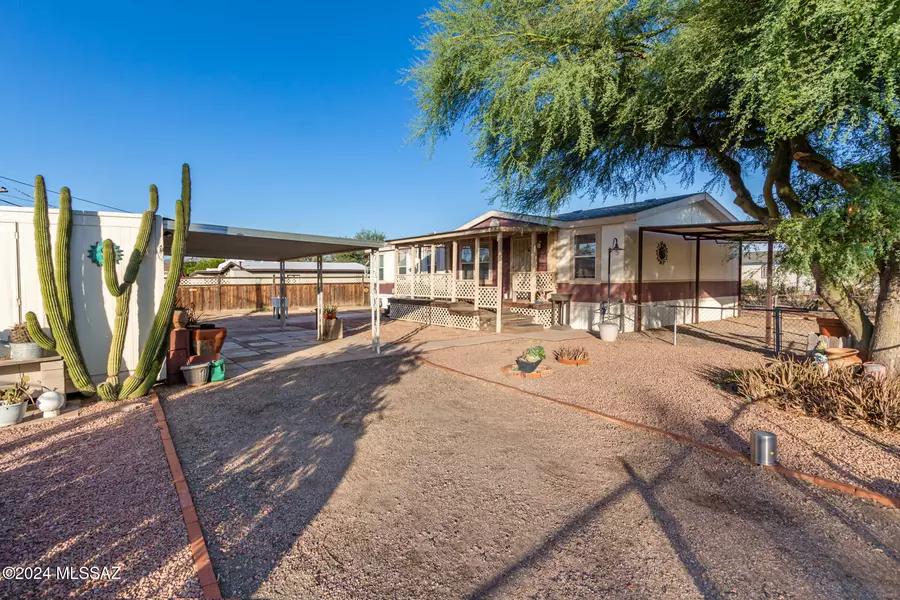 2701 W Carnauba Street, Tucson, AZ 85705