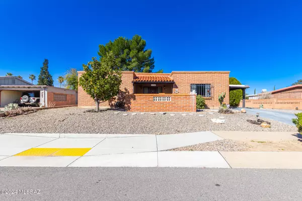 718 S La Bellota, Green Valley, AZ 85614