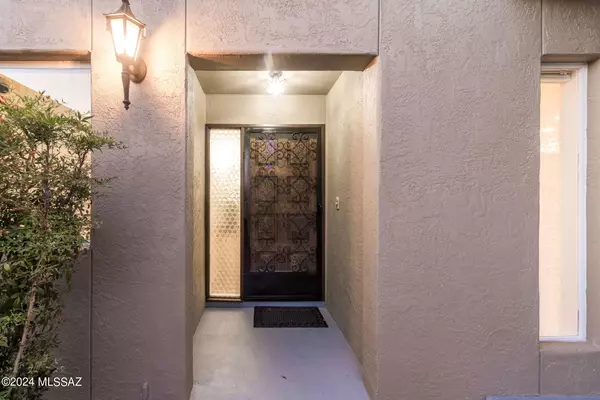 Oro Valley, AZ 85737,14 W Valle Place