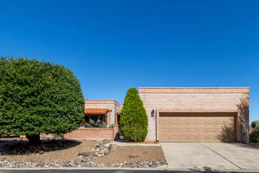 1820 W Camino Urbano, Green Valley, AZ 85622