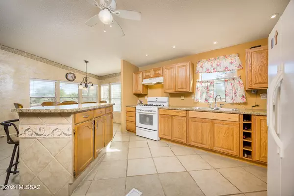 12320 W High Ridge Drive, Tucson, AZ 85736