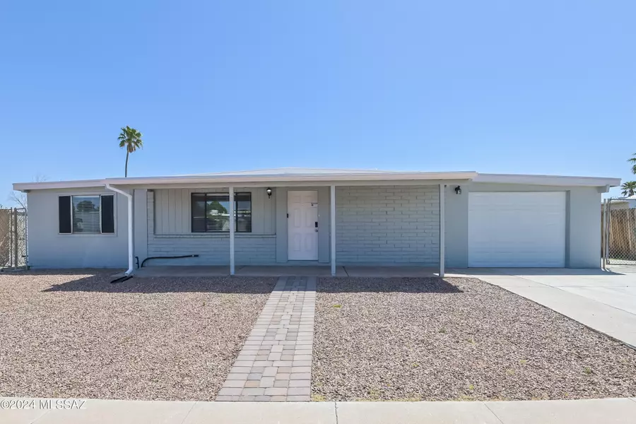 3471 S Summit Avenue, Tucson, AZ 85730