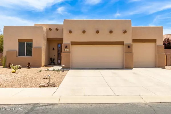 8214 N Sombrero Point Drive, Tucson, AZ 85743