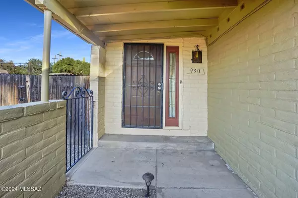 930 N Camino Seco, Tucson, AZ 85710