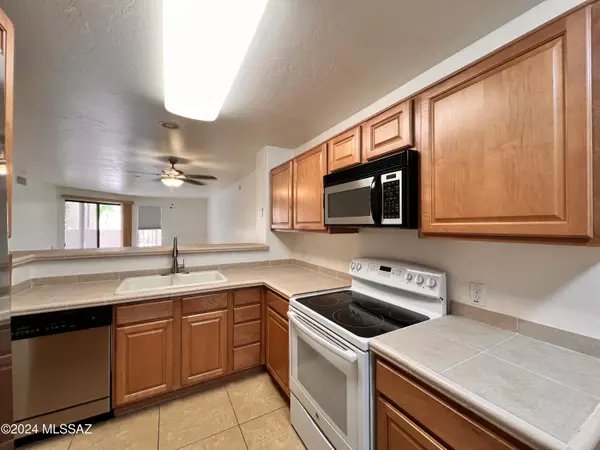 Tucson, AZ 85718,5675 N Camino Esplendora  #5124