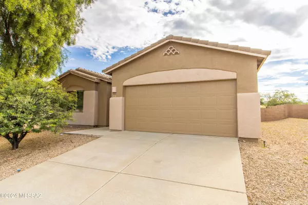 491 S Blue River Loop, Vail, AZ 85641