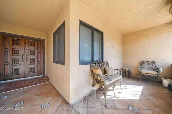 Tucson, AZ 85711,5062 E South Regency Circle