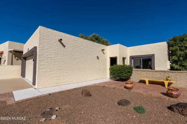 770 W Camino Iturbide, Green Valley, AZ 85622